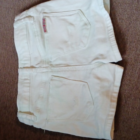$5 Or 5 For $15 Girls Hudson shorts - Picture 2 of 2